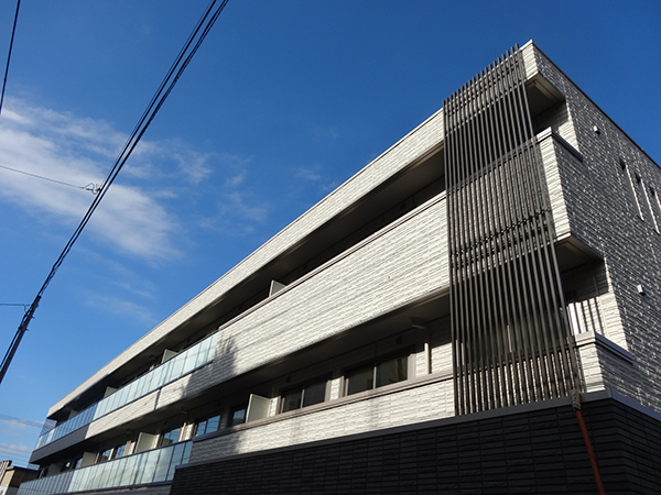 Senzoku-ike House facade