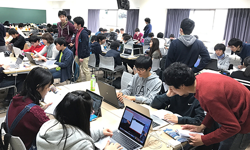 Tokyo Tech's digital creation club, traP, held a programming class for middle and high school students on February 19, 2017 at Ookayama Campus.