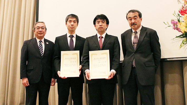 From left: President Yoshinao Mishima, grant recipients Kazuhiko Maeda and Masahiro Takinoue, Executive Vice President for Research Makoto Ando