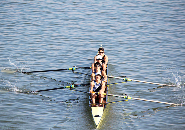 Tokyo Tech team rowing for victory