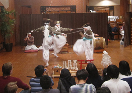 Kagura dance by local junior high students