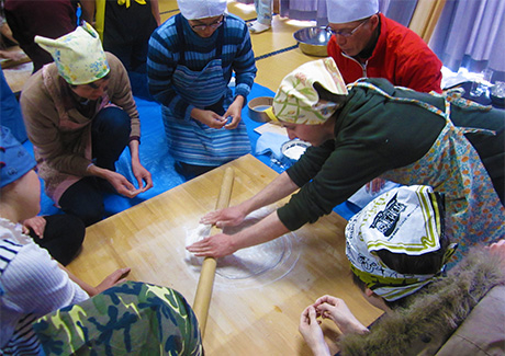 Making soba noodles with local buckwheat flour