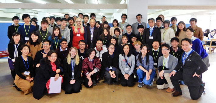 Winter Program participants with Tokyo Tech faculty members, students, and program staff at welcome lunch on first day of program