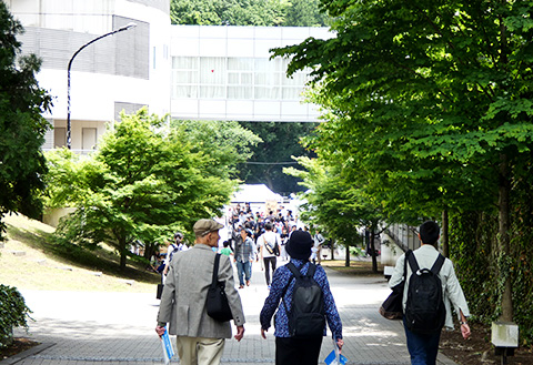 Main walkway on Suzukakedai Campus