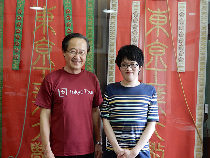 World champion Hamada (right) with Tokyo Tech President Masu