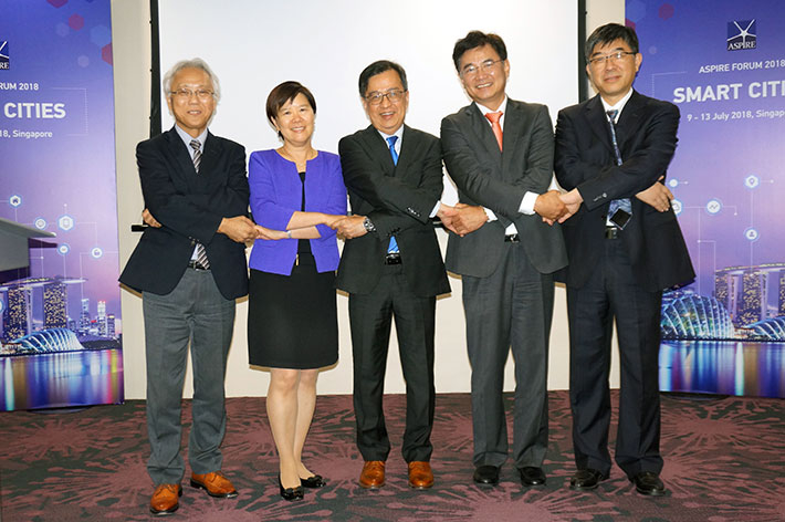 (from left) Tokyo Tech EVP Mizumoto, HKUST Vice President Nancy Y. Ip, 2018 ASPIRE League Chairperson and NTU Vice President Alan Chan, KAIST Associate Vice President Jay-Hyung Lee, Tsinghua University Vice President Zheng Li 