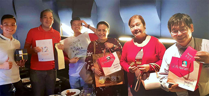 Prof. Shin-ya Nishizaki (far right) visiting alumni in Manila, the Philippines