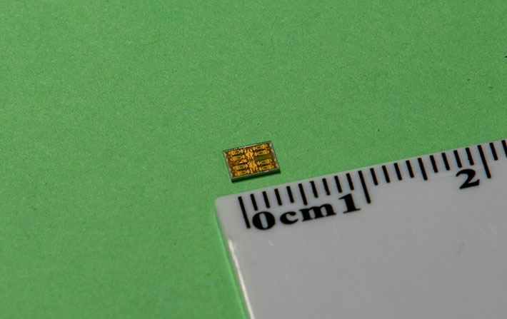 The new transceiver measures only 3 mm x 4 mm