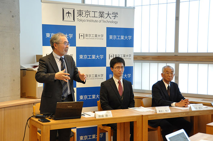 Professor Suzumori (left), Assistant Professor Nabae (center), and President Hioki of JPN (right) telling the story behind H-MUSCLE