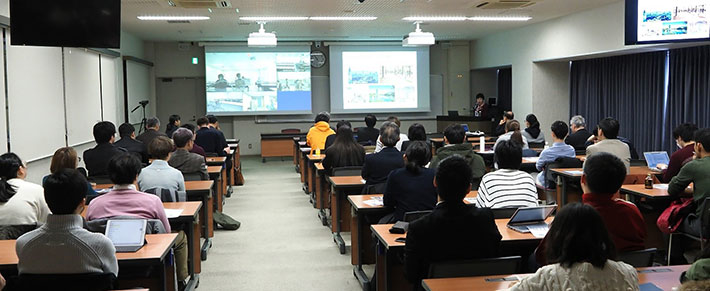 Members of other universities enjoying Hayward's lecture remotely