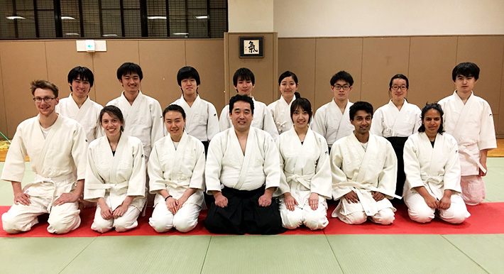 Winter Program participants with master (center) and members of Tokyo Tech's Aikido Club (second row)
