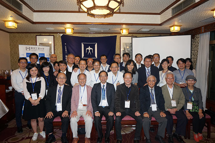 Masu (front row, fourth from right) with Taiwan Tokyo Tech Alumni Association members and Association Chairman Tony C.H. Lin (front row, fifth from right)