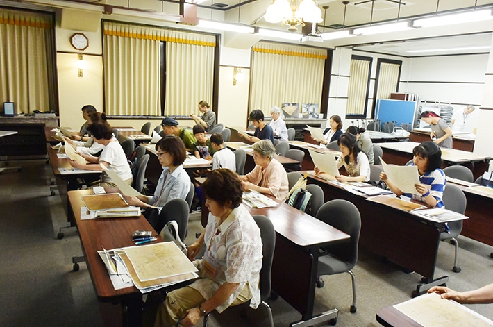Learning history of Ookayama Campus with help of maps