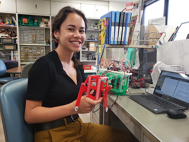 Helene and her rickshaw robot