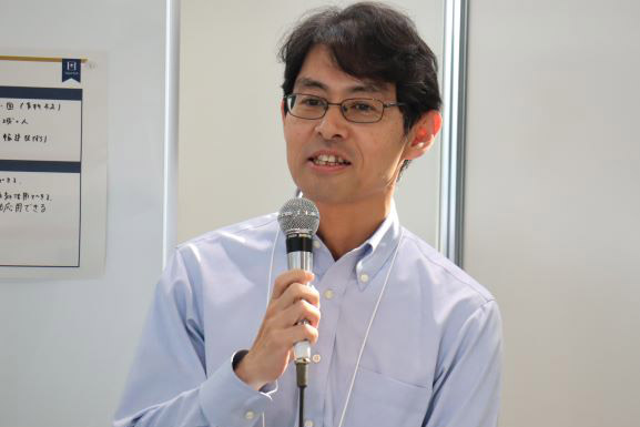 Kanae (left) and Isobe answering questions at Science Agora