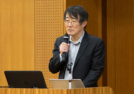 Lecture by Assoc. Prof. Muromachi