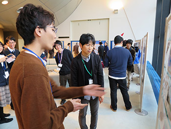 Exchanging views during poster presentations