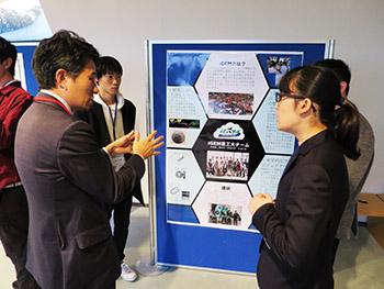 Exchanging views during poster presentations