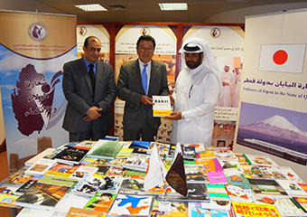 Donation of Japan-related books to a high school in April 2014