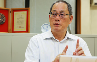 Professor, Department of Metallurgy and Ceramics Science, Graduate School of Science and Engineering Junzo Tanaka