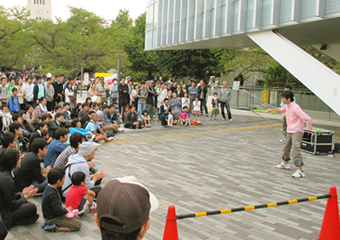 Performances in front of the Ookayama Library
