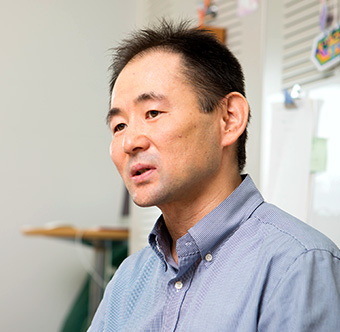 Taro Hitosugi