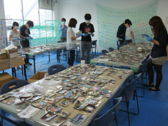 Volunteers Sort Random Photos from Disaster-Stricken Areas into Similar Groups