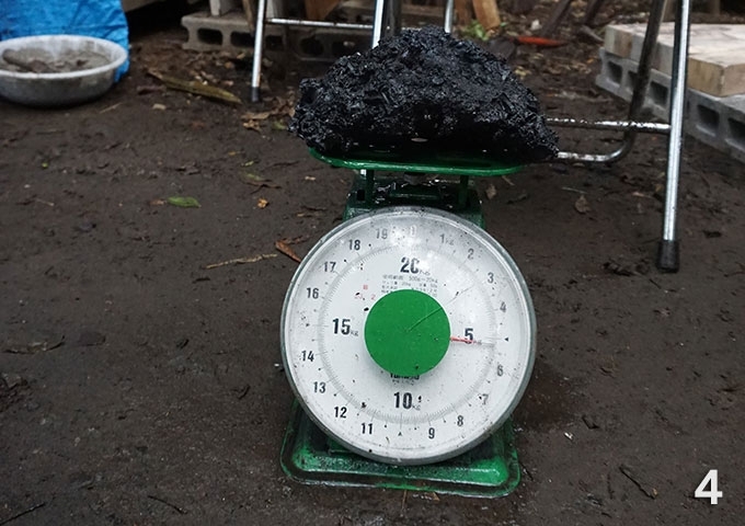 After all of the iron sand was added to the furnace, and the charcoal was completely combusted, the students deconstructed the furnace and removed the resulting high-grade steel.