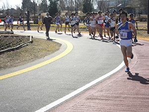 Tokyo Tech Team, taking a lead in an Ekiden race