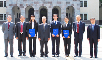 Group photo after graduation ceremony with Dr. Kenichi Iga, Tokyo Tech president at the time