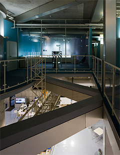 Exhibition Rooms fronting open ceiling, 2nd floor Photo by Hiroshi Ueda