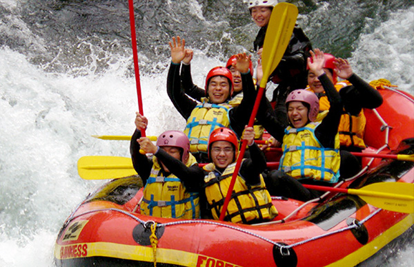 Laboratory members enjoying rafting