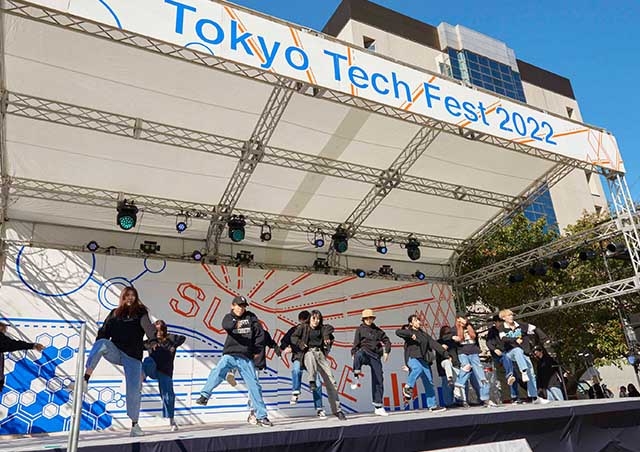 Stage performance at Tokyo Tech Festival