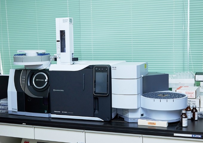 A gas chromatograph mass spectrometer, which is also used to analyze the components contained in odorants