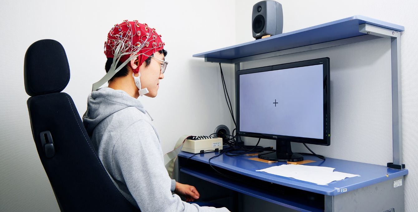 Progress in EEG measurement through "EEG caps"