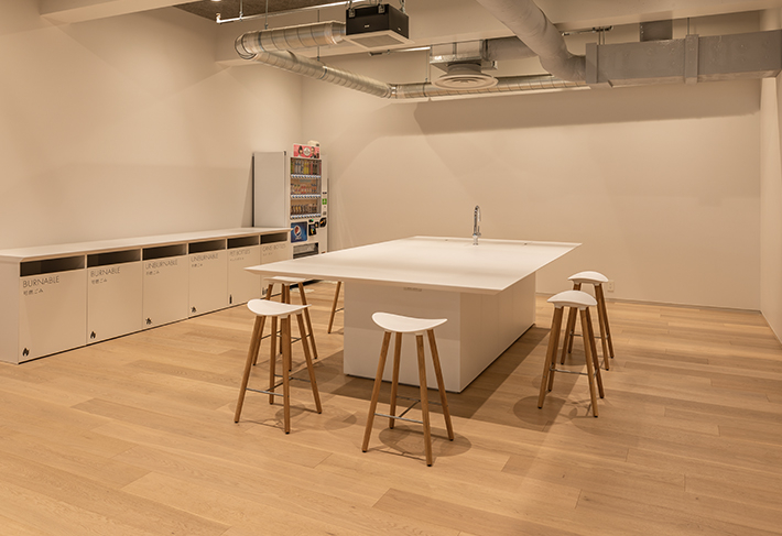 Kitchen for students to communicate with international students