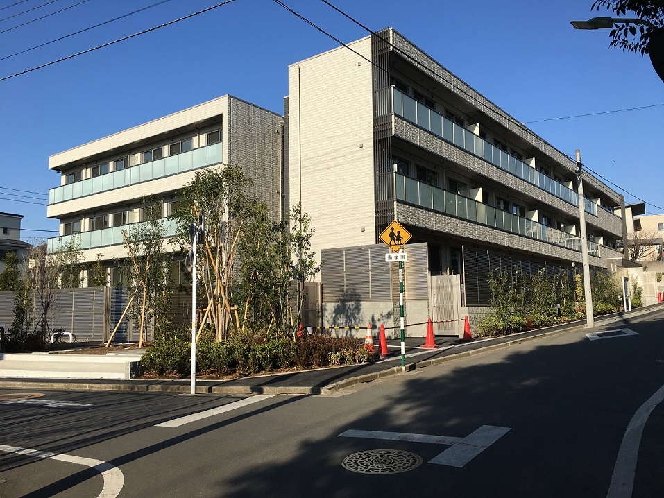 Senzokuike House