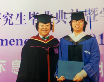 清華大学韓景陽党委員会副書記と記念写真