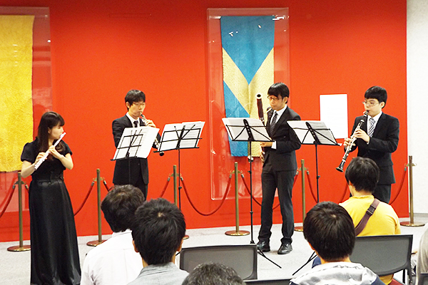 （左から）西岡さん、杉田さん、阪本さん、山下さん
