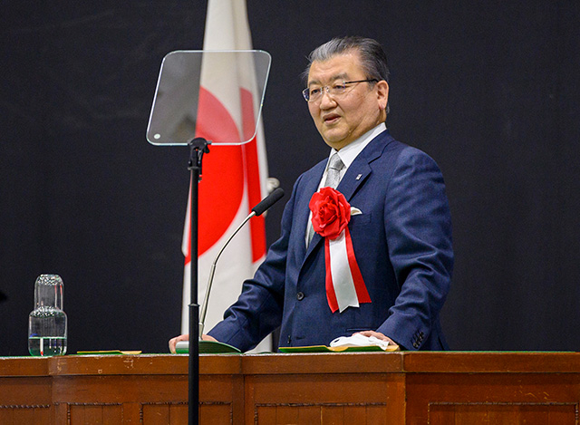 来賓の祝辞を述べる井戸清人蔵前工業会理事長