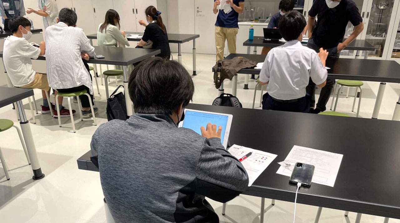 中学生・高校生向け科学教室「量子コンピュータでパズルを解こう2022」を開催
