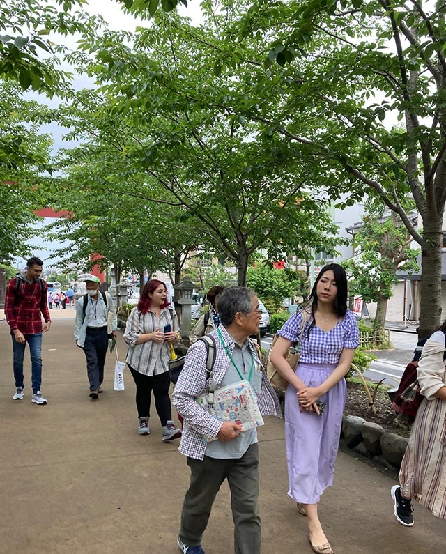 段葛を歩いて鶴岡八幡宮へ