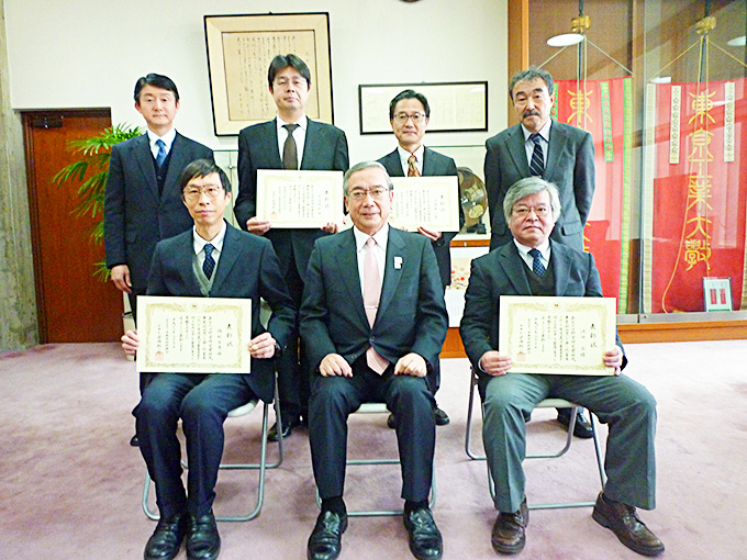 学長らとの記念撮影