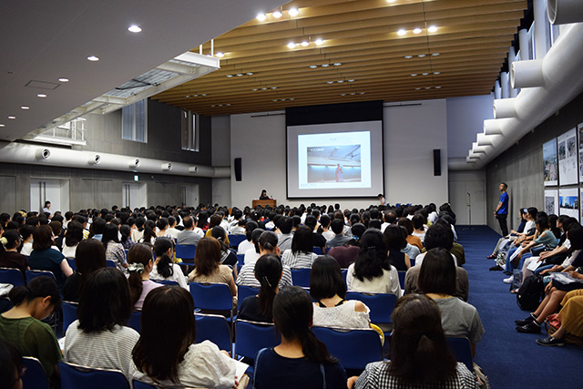 満員となった学院説明会