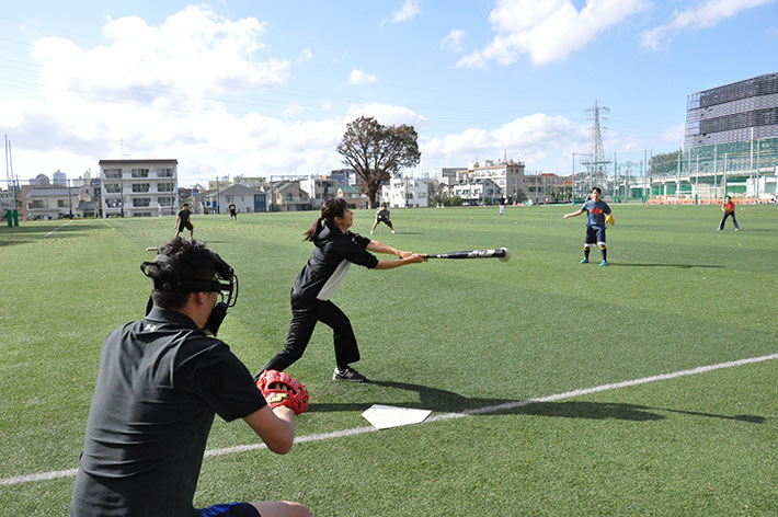 研究推進部 VS 学務部の試合