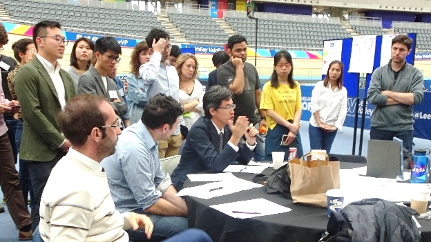 井村副学長や他の審査員から発表チームに質問