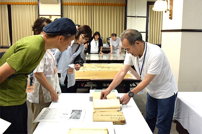 学生ノート（明治41年）及び学徒出陣壮行会資料（昭和18年）の展示