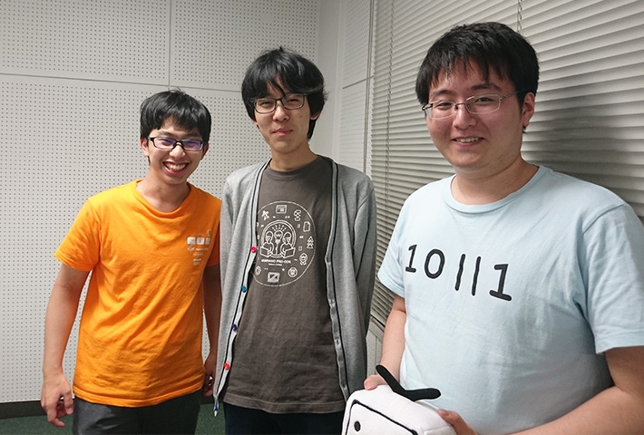 チームeiyatonari左から永田さん、吉田さん、福成さん