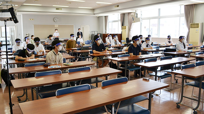 感染防止と熱中症予防の対策をとった特別授業