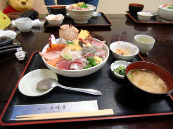 東工大の同期4人で伊豆に旅行した時に食べた絶品の海鮮料理